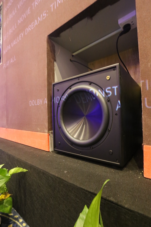 james双12寸带通式超低音