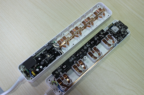 两款插排电路板布局对照