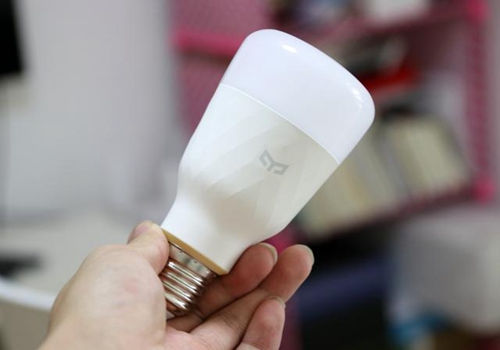 米家led灯泡二代评测一句话就能轻松操控